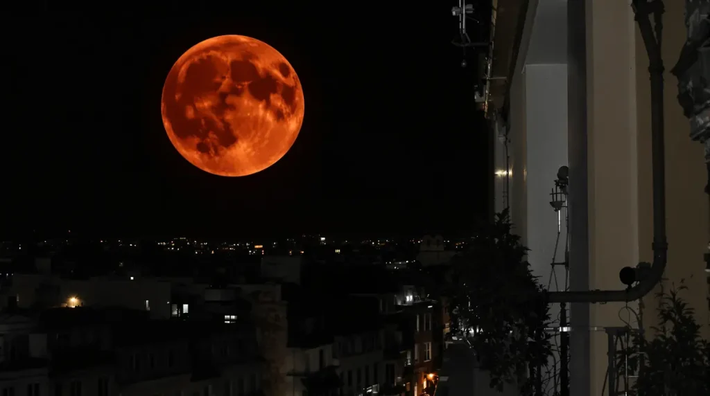 La Lune des Vers 2026 : pleine lune de mars et éclipse totale à l'aube du printemps météorologique